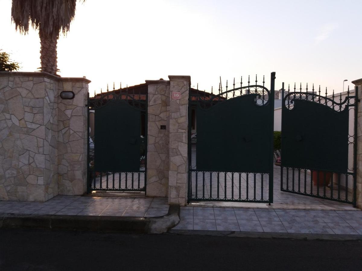 Casetta Dei Geranei Casalabate Buitenkant foto